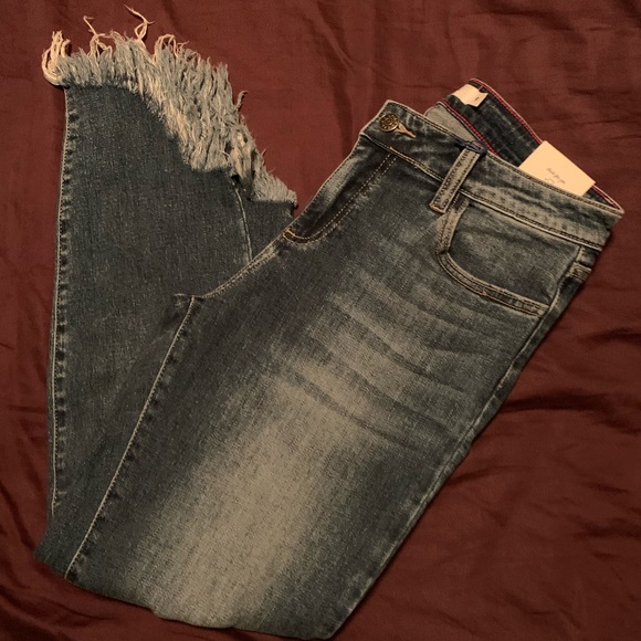 Mid Rise Jeans - Picture 4 of 6